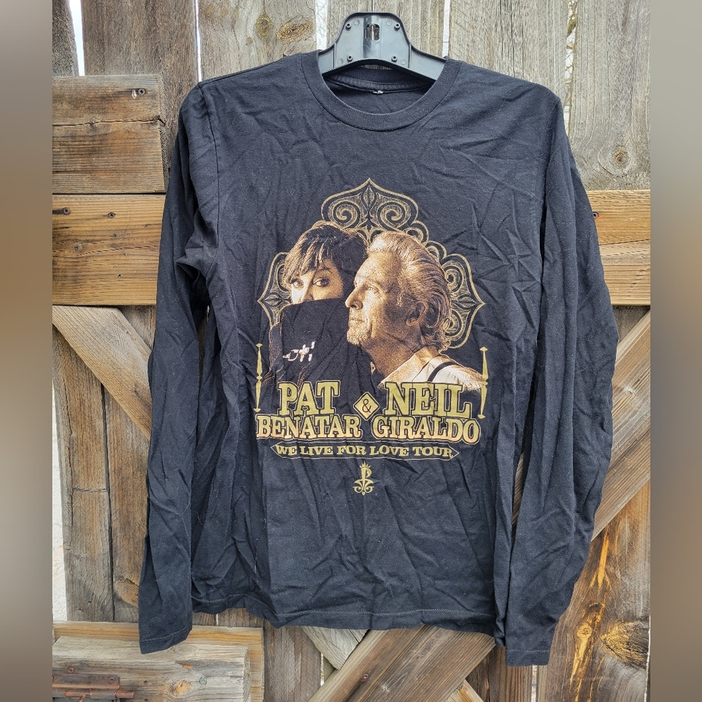 Pat Benetar & Neil Giraldo long sleeve concert t-shirt. Size small.